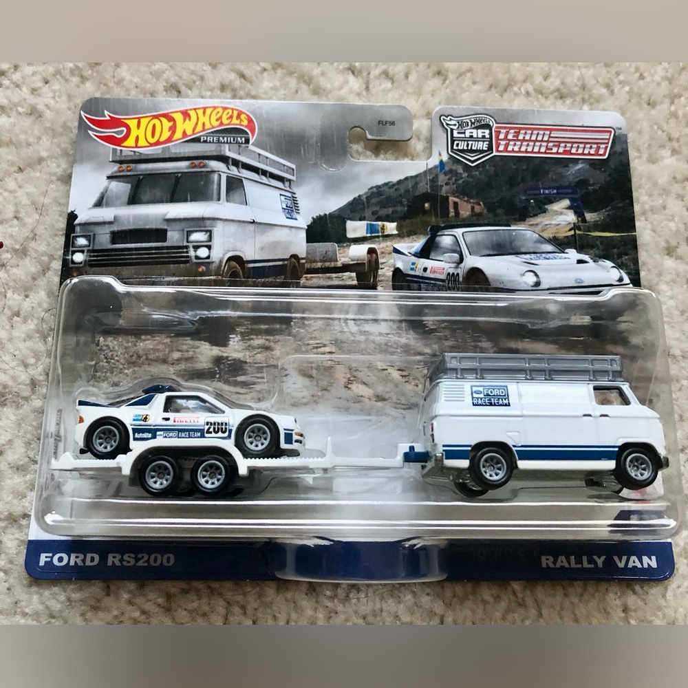 Hot Wheels Premium Car Culture Team Transport Ford RS200 and Rally Van #33